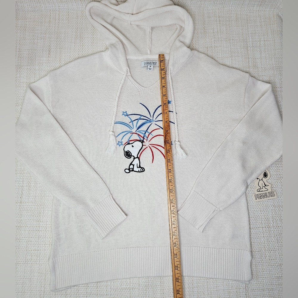 NWT Peanuts Embroidered Snoopy July 4th Fireworks Hooded Sweater Cream Size M - Picture 4 of 13